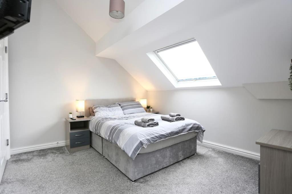 The Hot Tub Townhouse By Holiday Heim Lytham St Annes Exterior photo